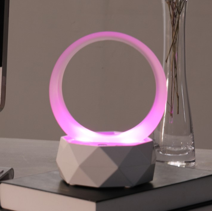 2020 new hot led light multi color wireless bluetooth speaker for gifts